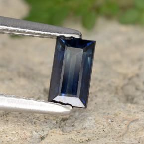 Saphir Bleu foncé naturelle Baquette, 0.59 ct, VS