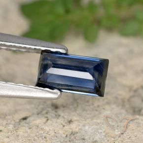 Saphir Bleu foncé naturelle Baquette, 0.59 ct, VS