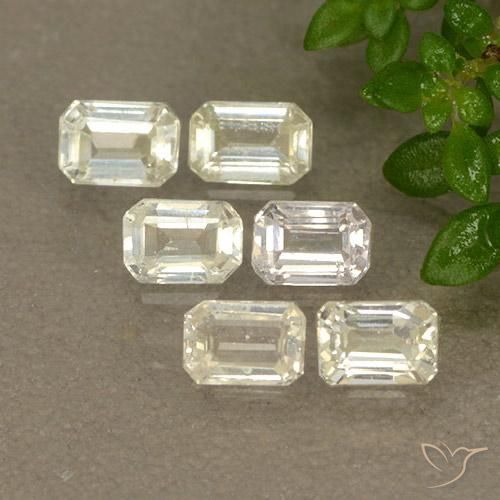 Shop natural 1.73ct Jaune clair Saphir gems, Octogone / coupe Émeraude, from Tanzanie at GemSelect. In stock, global shipping!