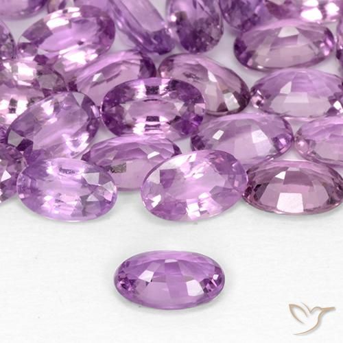 Saphir Pourpre rosâtre moyen naturelle ovale, 0.28 ct, VVS-VS