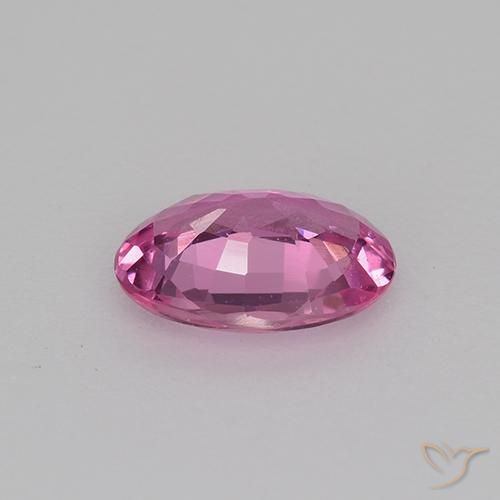 Saphir Pourpre moyen naturelle ovale, 0.62 ct, VVS