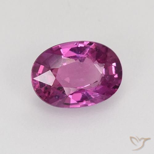 Saphir Pourpre moyen-foncé naturelle ovale, 0.85 ct, VVS-VS
