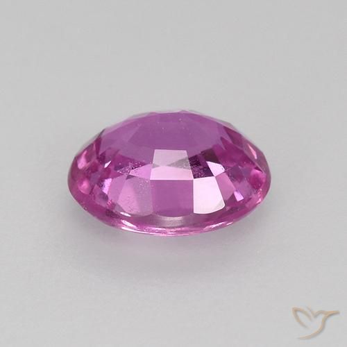 Saphir Pourpre moyen-foncé naturelle ovale, 0.80 ct, VS