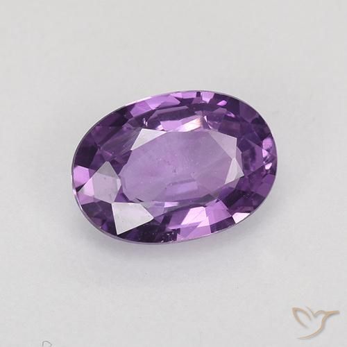 Saphir Violet moyen naturelle ovale, 0.76 ct, VVS-VS