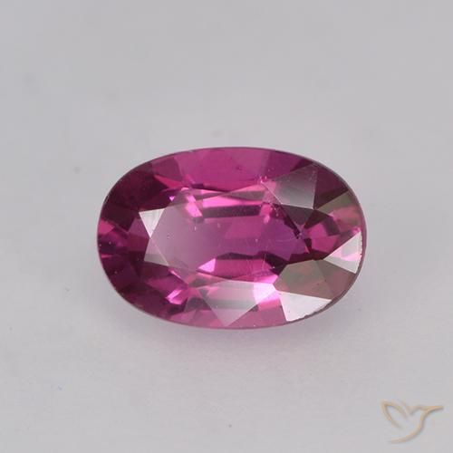 Saphir Pourpre vif naturelle ovale, 0.55 ct, VVS-VS