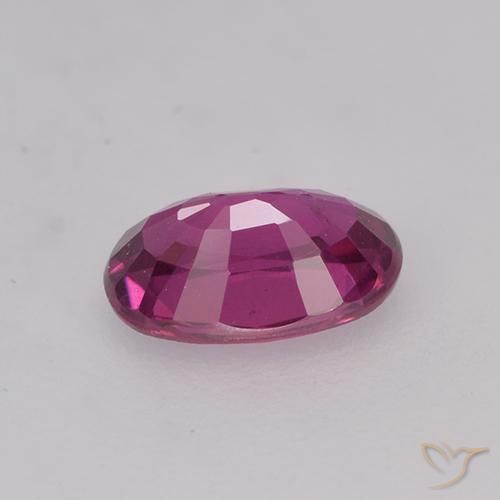 Saphir Pourpre vif naturelle ovale, 0.55 ct, VVS-VS