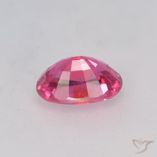 Saphir Rose intense naturelle ovale, 0.58 ct, VVS-VS