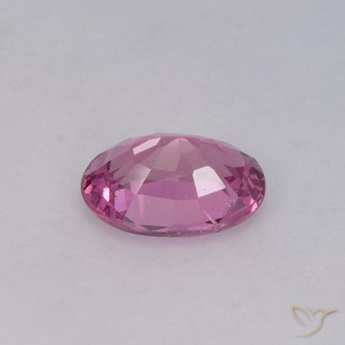 Saphir Violet rougeâtre naturelle ovale, 0.71 ct, VVS-VS