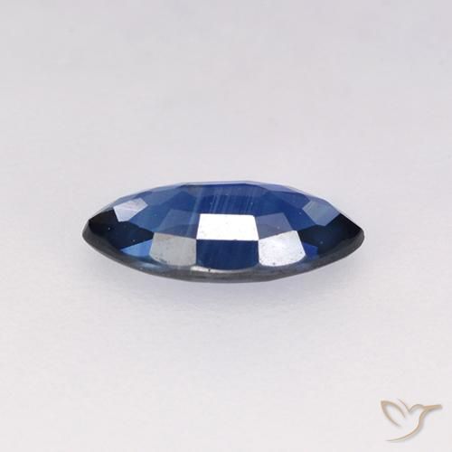 Saphir Bleu foncé naturelle Marquise, 0.65 ct, VS