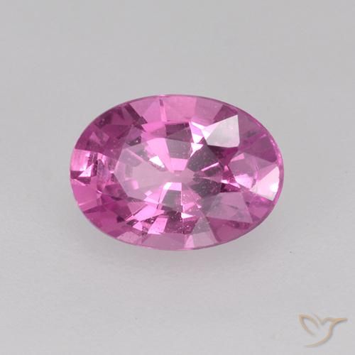 Saphir Pourpre moyen naturelle ovale, 0.69 ct, VVS-VS
