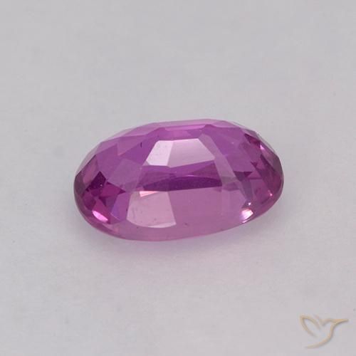 Saphir Magenta vif naturelle ovale, 0.85 ct, VVS