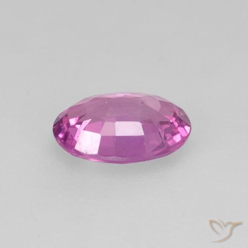 Saphir Pourpre intense naturelle ovale, 0.68 ct, VVS-VS