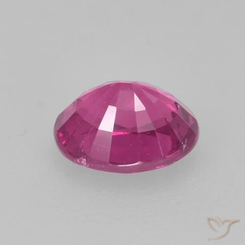 Saphir Pourpre moyen naturelle ovale, 0.47 ct, VS