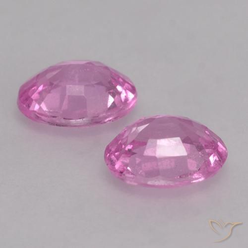 Shop natural 0.72ct Pourpre moyen Saphir gems, ovale, from Madagascar at GemSelect. In stock, global shipping!