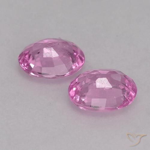 Shop natural 0.82ct Pourpre rose vif Saphir gems, ovale, from Madagascar at GemSelect. In stock, global shipping!