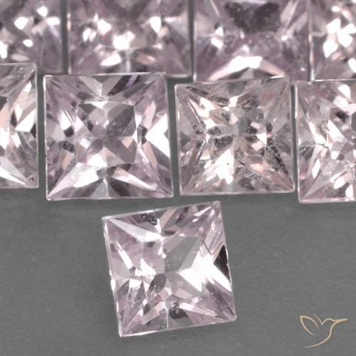 Saphir Rose corail naturelle Carré, 0.42 ct, VS