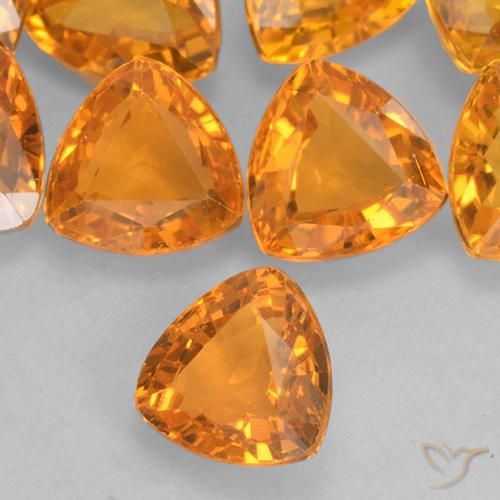 Saphir Orange moyen naturelle Trillion, 0.67 ct, VVS-VS