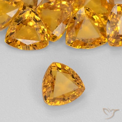 Saphir Doré foncé naturelle Trillion, 0.62 ct, VVS-VS