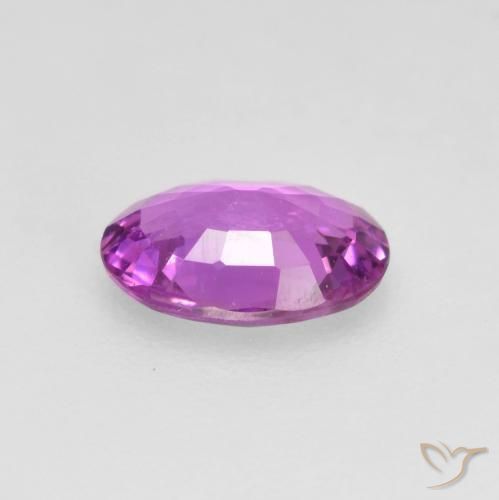 Saphir Pourpre intense naturelle ovale, 0.47 ct, VVS-VS