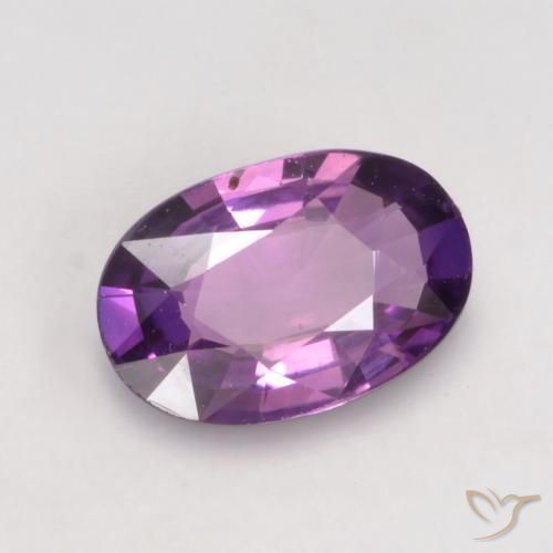 Saphir Pourpre moyen naturelle ovale, 0.57 ct, VVS-VS