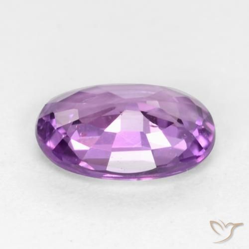 Saphir Pourpre moyen naturelle ovale, 0.62 ct, VVS-VS