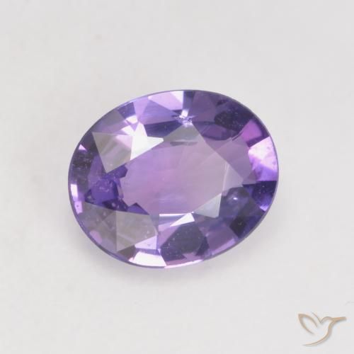 Saphir Violet foncé naturelle ovale, 0.66 ct, VS