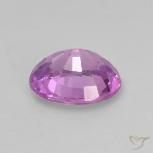 Saphir Pourpre moyen naturelle ovale, 0.53 ct, VS