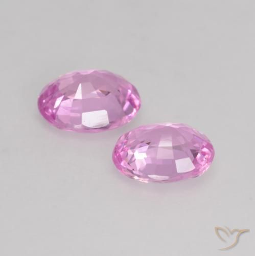 Shop natural 0.78ct Pourpre intense Saphir gems, ovale, from Madagascar at GemSelect. In stock, global shipping!