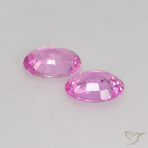 Shop natural 0.68ct Pourpre intense Saphir gems, ovale, from Madagascar at GemSelect. In stock, global shipping!