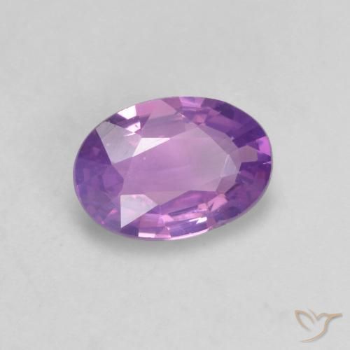 Saphir Violet moyen naturelle ovale, 0.63 ct, VVS-VS