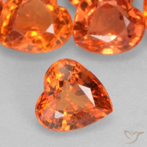Saphir Orange moyen naturelle Cœur, 0.44 ct, VVS-VS