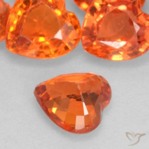 Saphir Orange moyen naturelle Cœur, 0.44 ct, VVS-VS