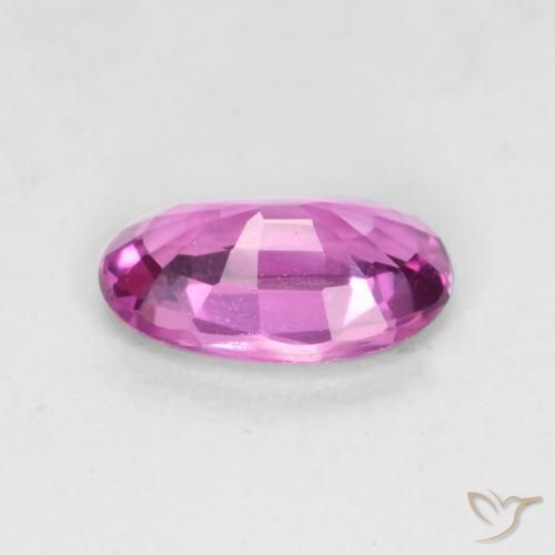 Saphir Pourpre moyen naturelle ovale, 0.58 ct, VVS-VS