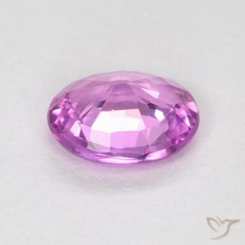 Saphir Pourpre rosâtre profond naturelle ovale, 0.49 ct, VVS-VS