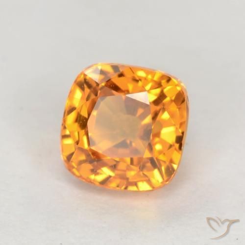 Saphir Or orange foncé naturelle Coussin, 0.66 ct, VS