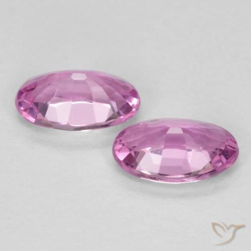 Shop natural 0.53ct Pourpre rosâtre intense Saphir gems, ovale, from Tanzanie at GemSelect. In stock, global shipping!