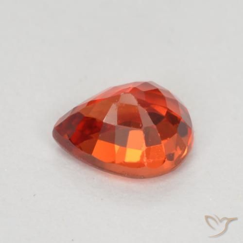 Saphir Rouge cramoisi vif naturelle En forme de poire, 0.39 ct, VS