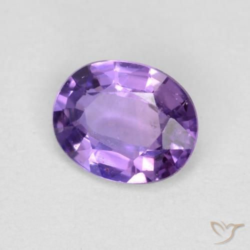 Saphir Violet moyen naturelle ovale, 0.40 ct, VVS-VS