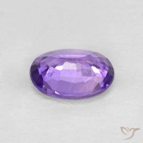 Saphir Violet moyen naturelle ovale, 0.40 ct, VVS-VS