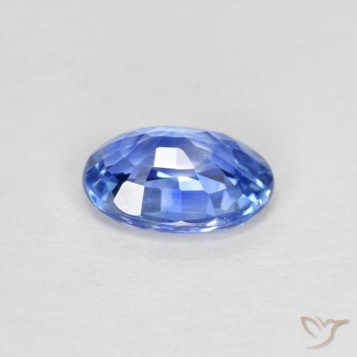 Saphir Bleu foncé moyen naturelle ovale, 0.54 ct, VS