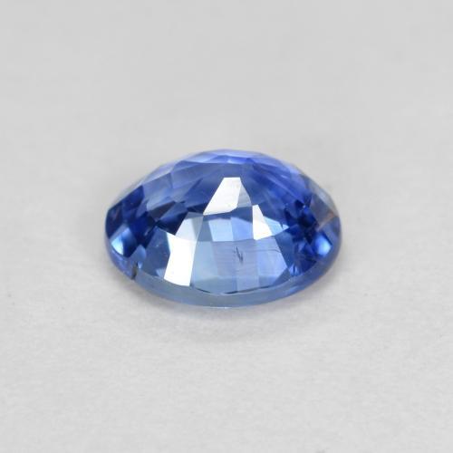 Saphir Bleu foncé moyen naturelle Coupe ovale, 0.67 ct, VS-SI