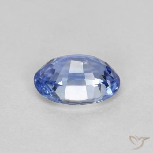 Saphir Bleu foncé moyen naturelle ovale, 0.55 ct, VVS-VS