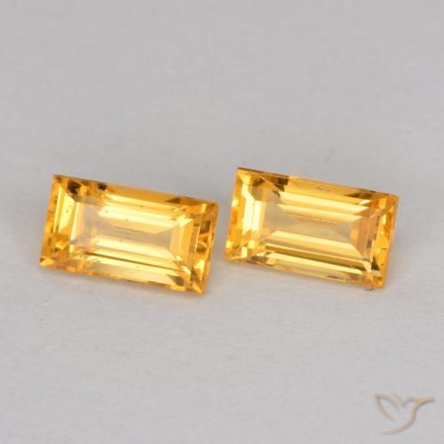 Shop natural 0.54ct Doré moyen-foncé Saphir gems, Baquette, from Tanzanie at GemSelect. In stock, global shipping!