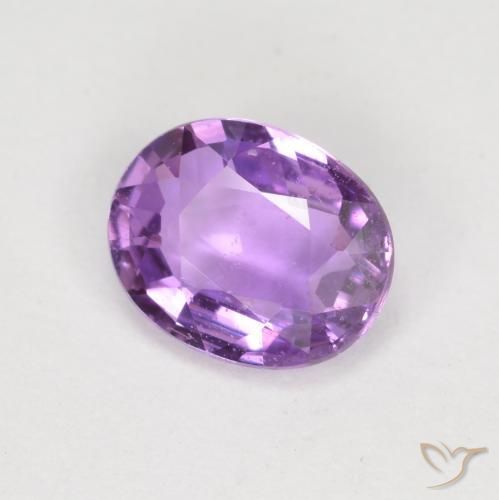 Saphir Pourpre moyen naturelle ovale, 0.70 ct, VS