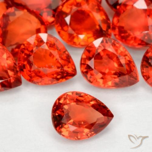 Saphir Rouge moyen naturelle En forme de poire, 0.42 ct, VVS-VS