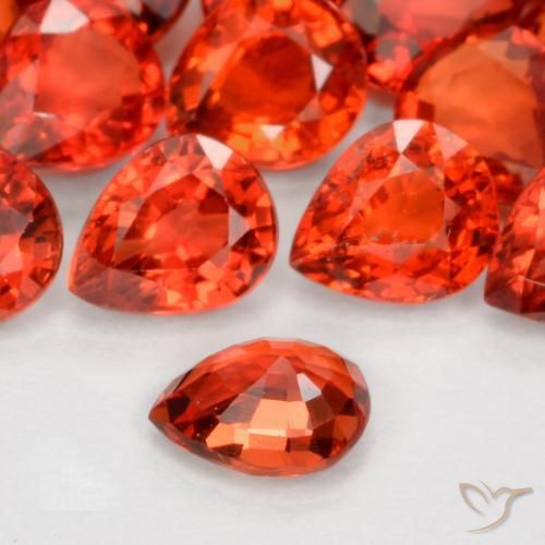 Saphir Rouge moyen naturelle En forme de poire, 0.42 ct, VVS-VS