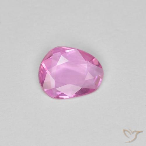 Saphir Rose intense naturelle Forme fantaisie, 0.33 ct, VVS