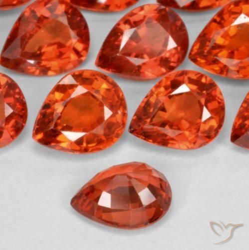 Saphir Rouge feu naturelle En forme de poire, 0.43 ct, VVS-VS