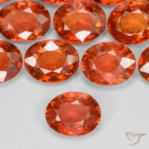 0.45ct Naturel Rouge intense Saphir, ovale, VS