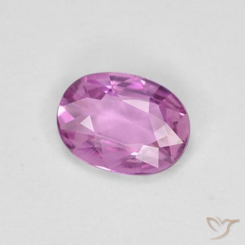 Saphir Pourpre rosâtre intense naturelle ovale, 0.71 ct, VVS-VS